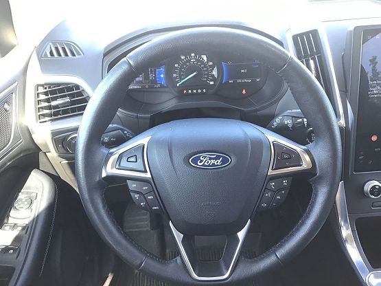 2023 Ford Edge Titanium photo 11