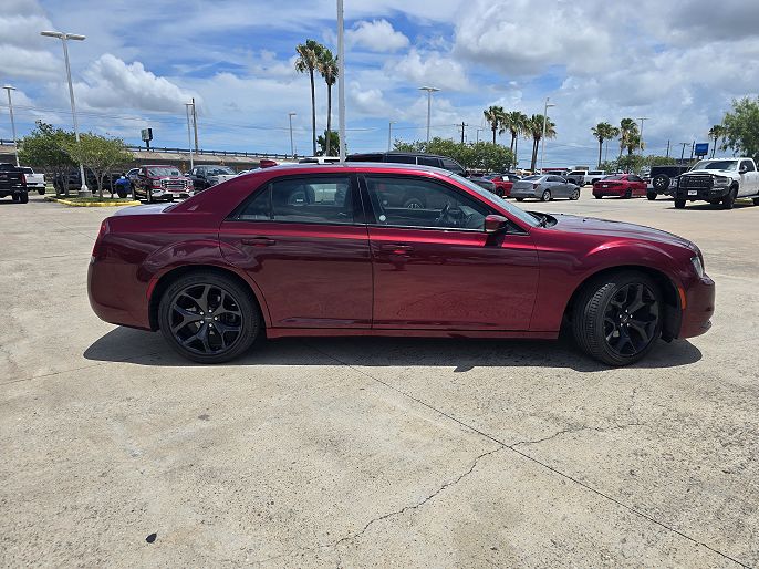 2021 Chrysler 300