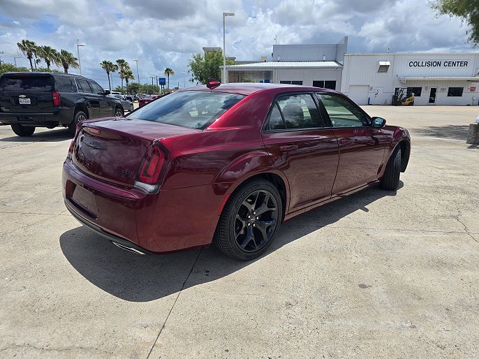 2021 Chrysler 300