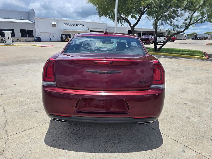 2021 Chrysler 300