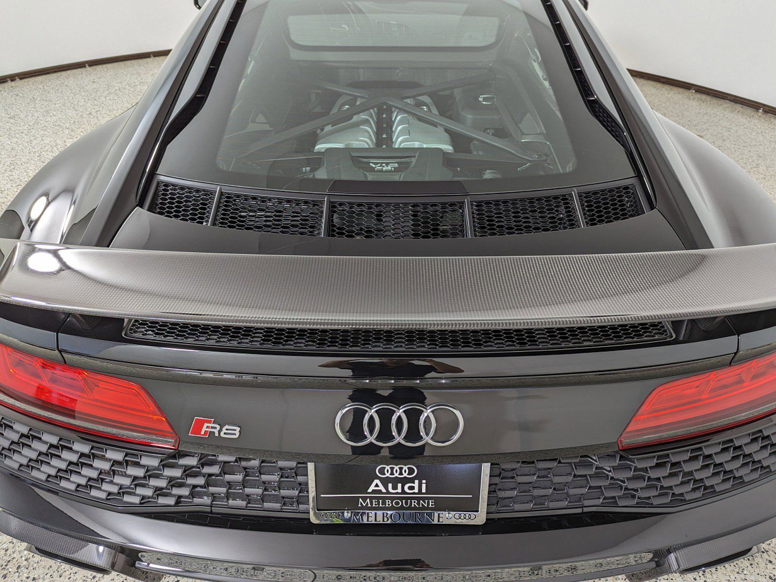 2022 Audi R8 5.2 image 11