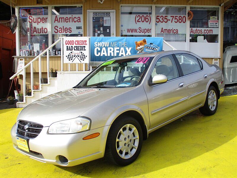 2001 Nissan Maxima GLE image 2