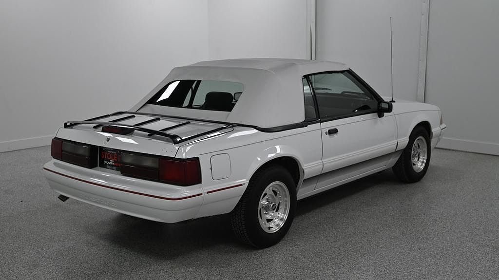 1992 Ford Mustang LX image 4