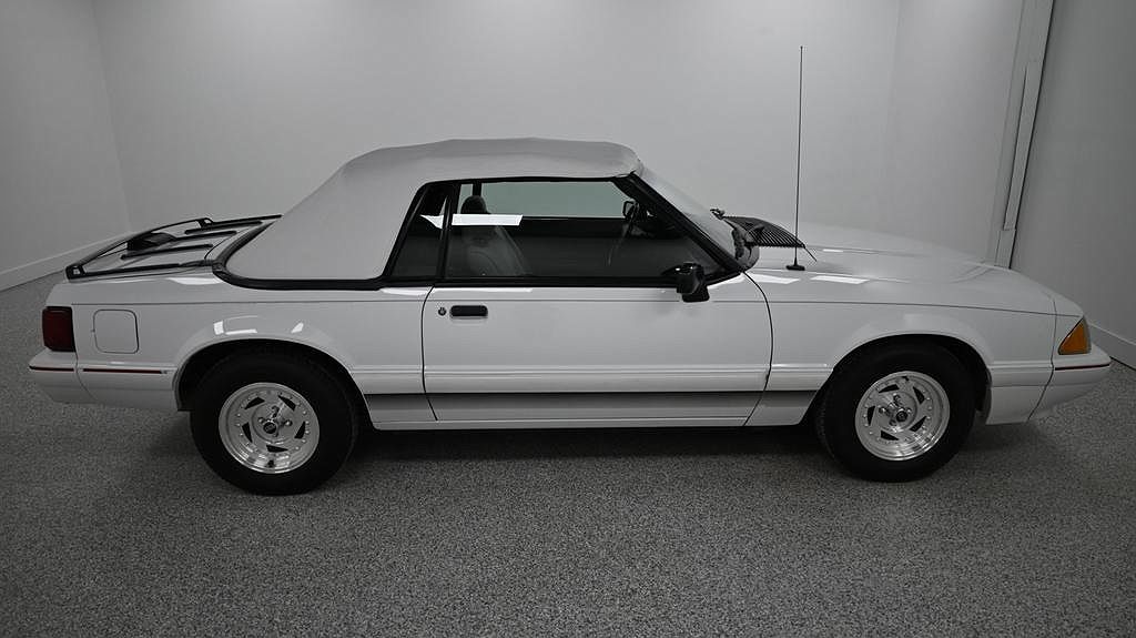 1992 Ford Mustang LX image 5