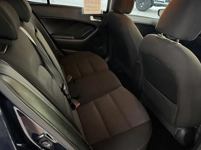 2017 Kia Forte5