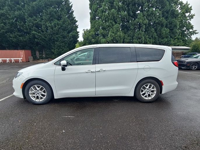 2023 Chrysler Voyager