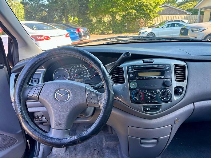 2004 Mazda MPV