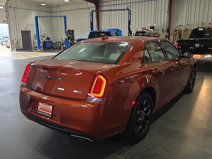 2021 Chrysler 300