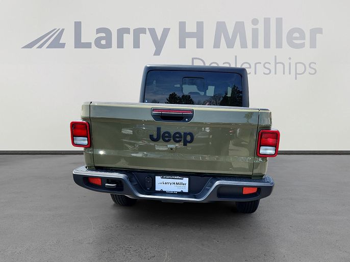 2025 Jeep Gladiator