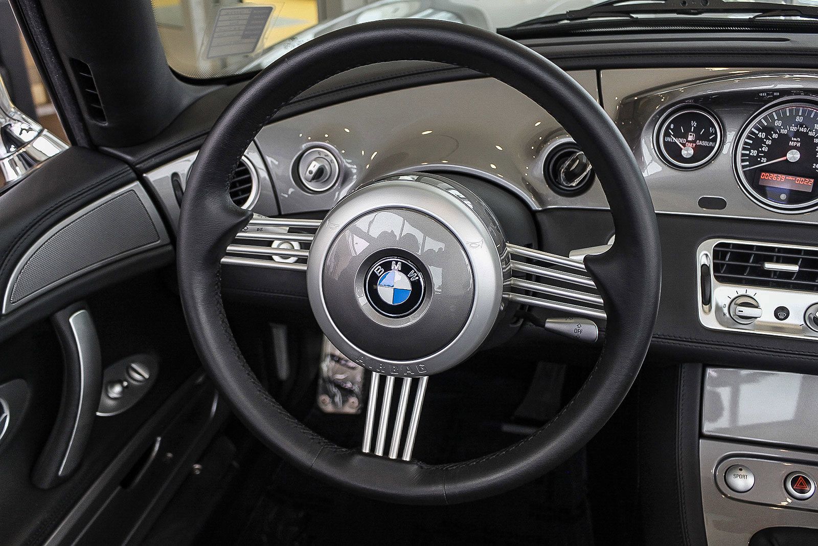 2003 BMW Z8 null image 21