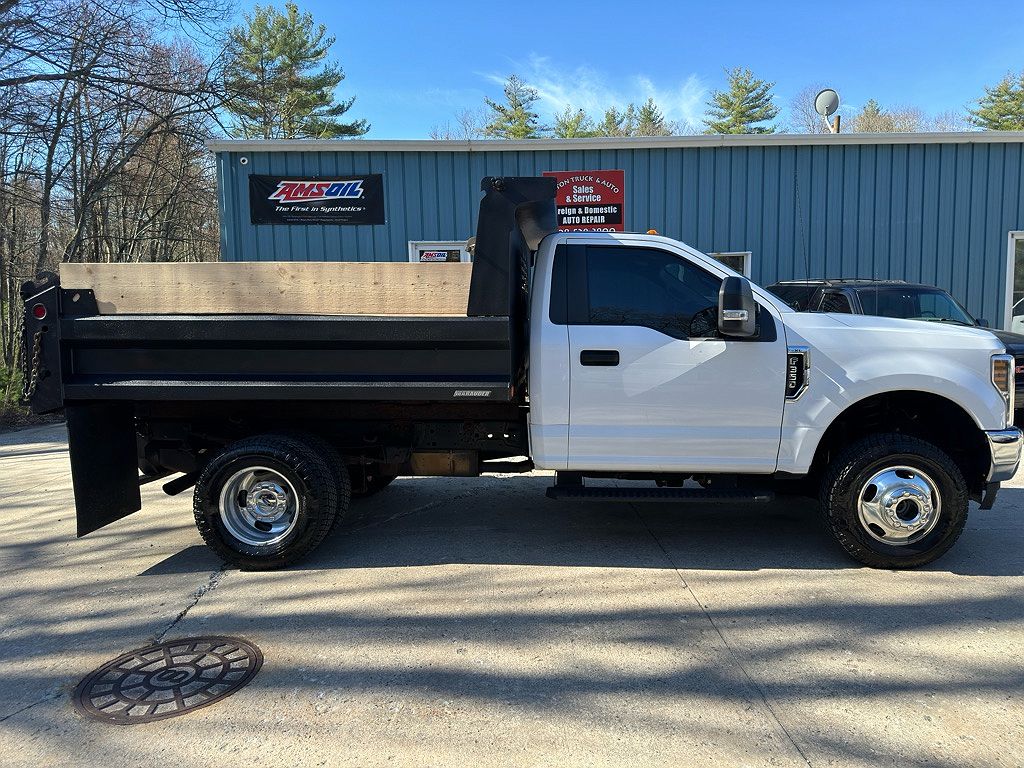 2017 Ford F-350 null image 0