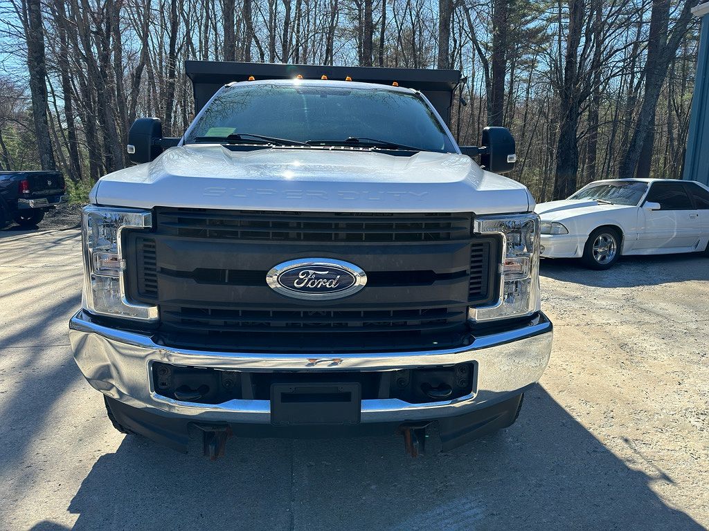 2017 Ford F-350 null image 3