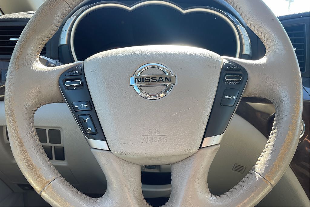 2015 Nissan Quest S image 10