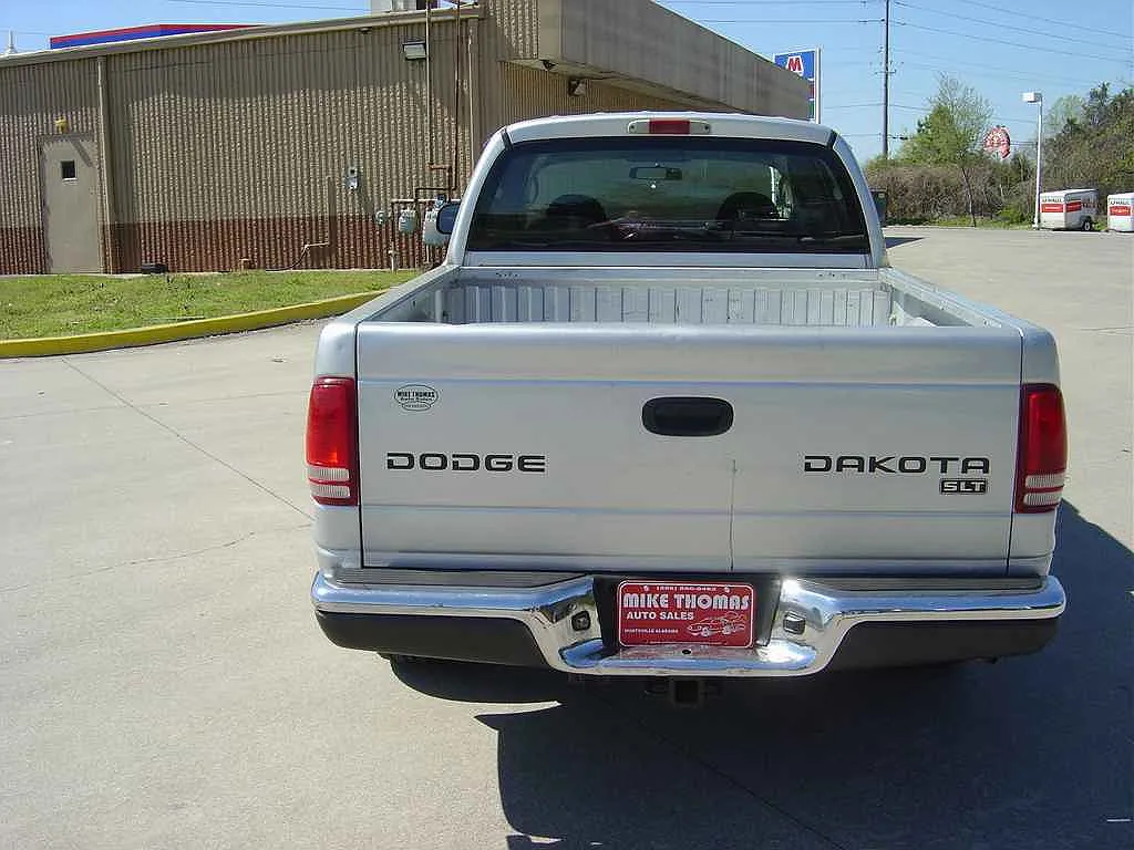 2004 Dodge Dakota SLT image 2