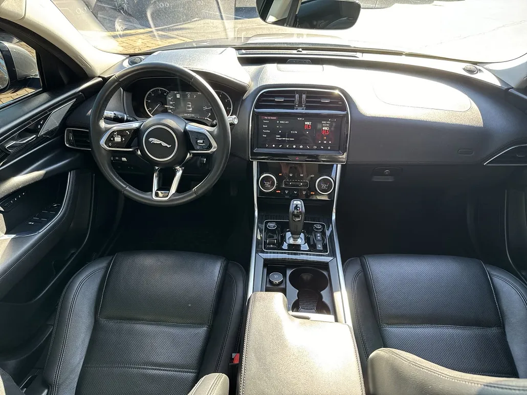 2020 Jaguar XE S image 3