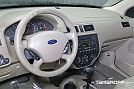 2005 Ford Focus null image 2