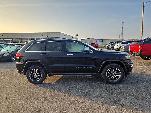 2017 Jeep Grand Cherokee Limited Edition image 4
