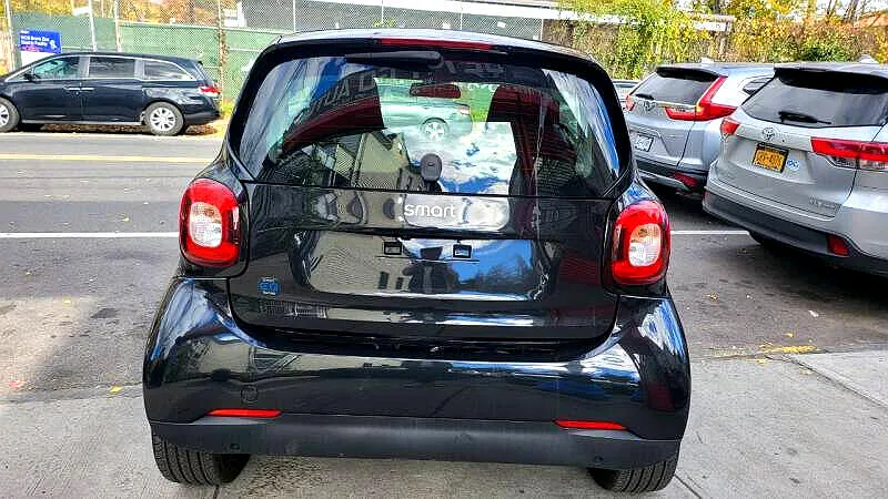 2019 Smart Fortwo Passion image 3