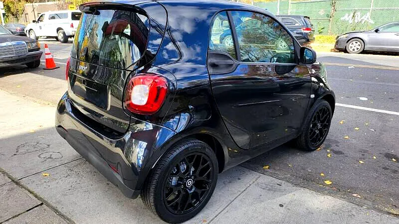 2019 Smart Fortwo Passion image 4