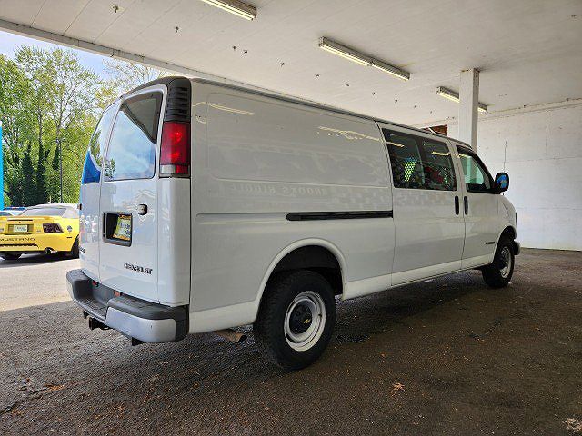 2001 Chevrolet Express 2500 image 2