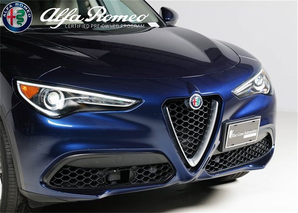 2019 Alfa Romeo Stelvio Ti image 23