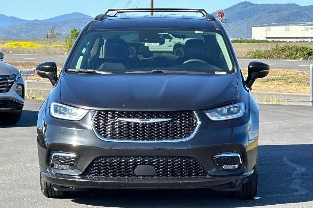 2022 Chrysler Pacifica Touring-L image 5