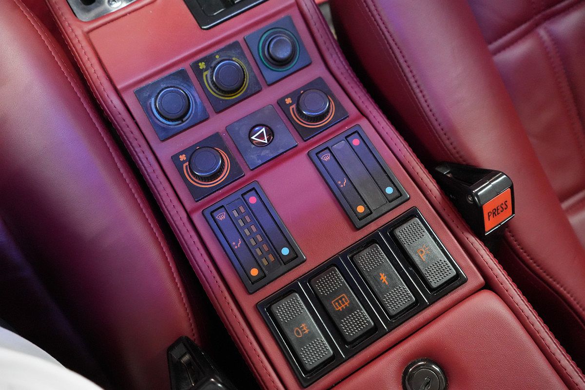 1986 Ferrari 328 GTS image 12