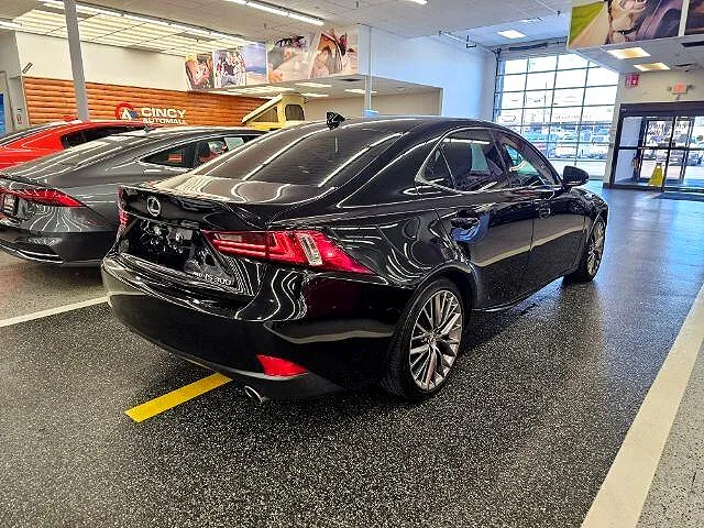 2016 Lexus IS