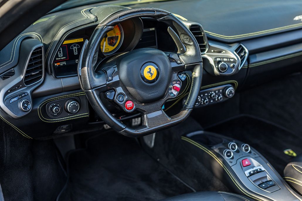2014 Ferrari 458 null image 5