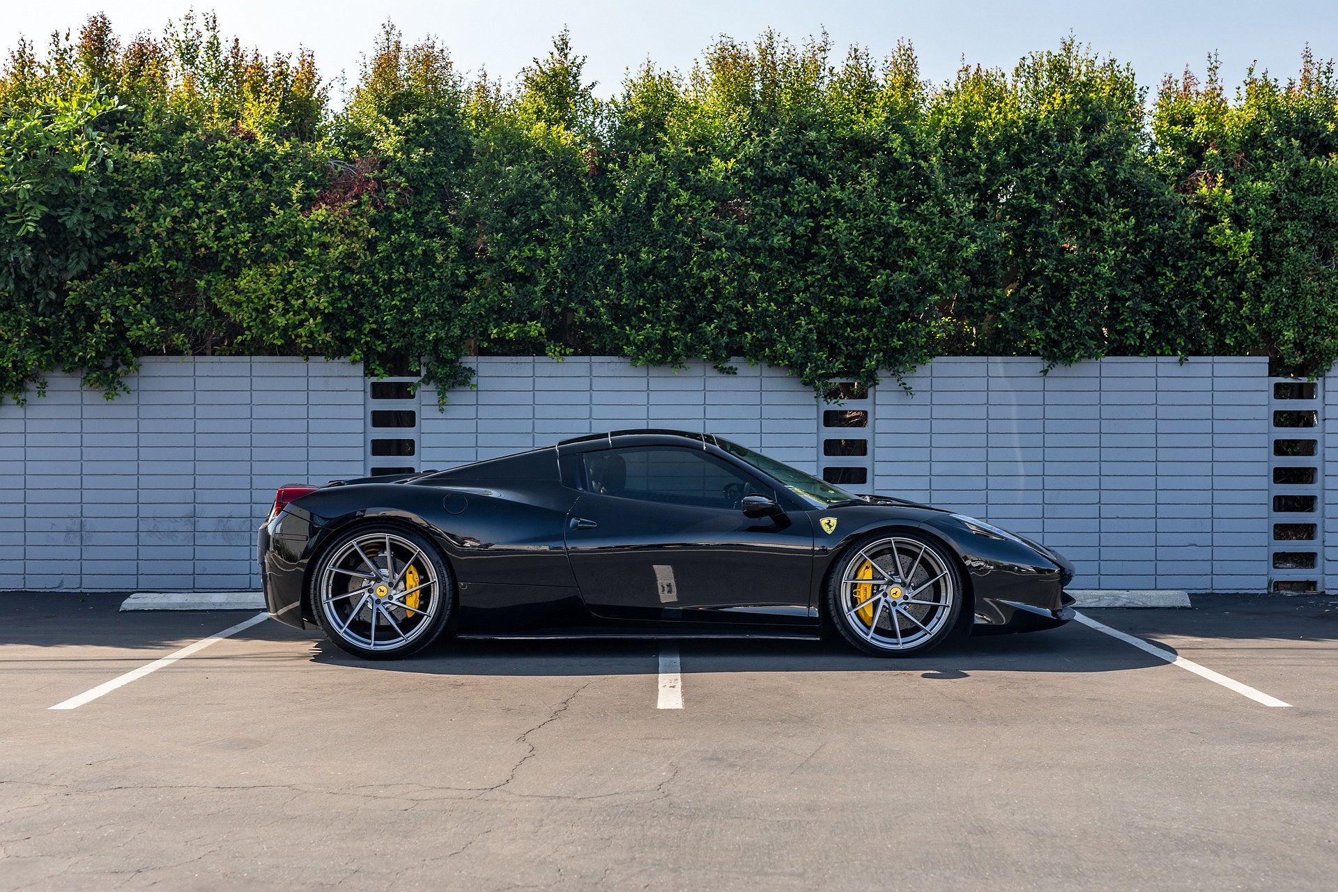 2014 Ferrari 458 null image 7