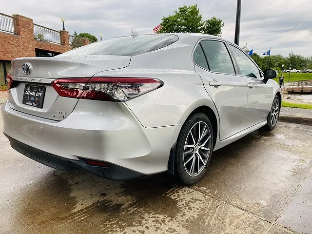 2022 Toyota Camry XLE image 5