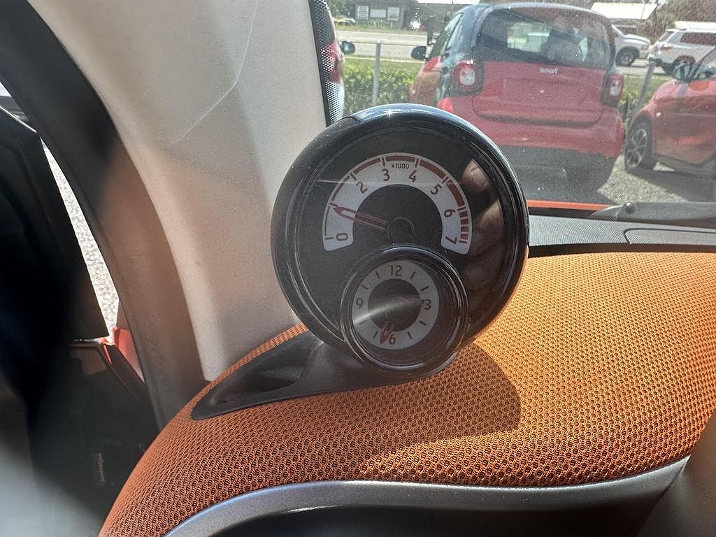 2016 Smart Fortwo Passion image 19