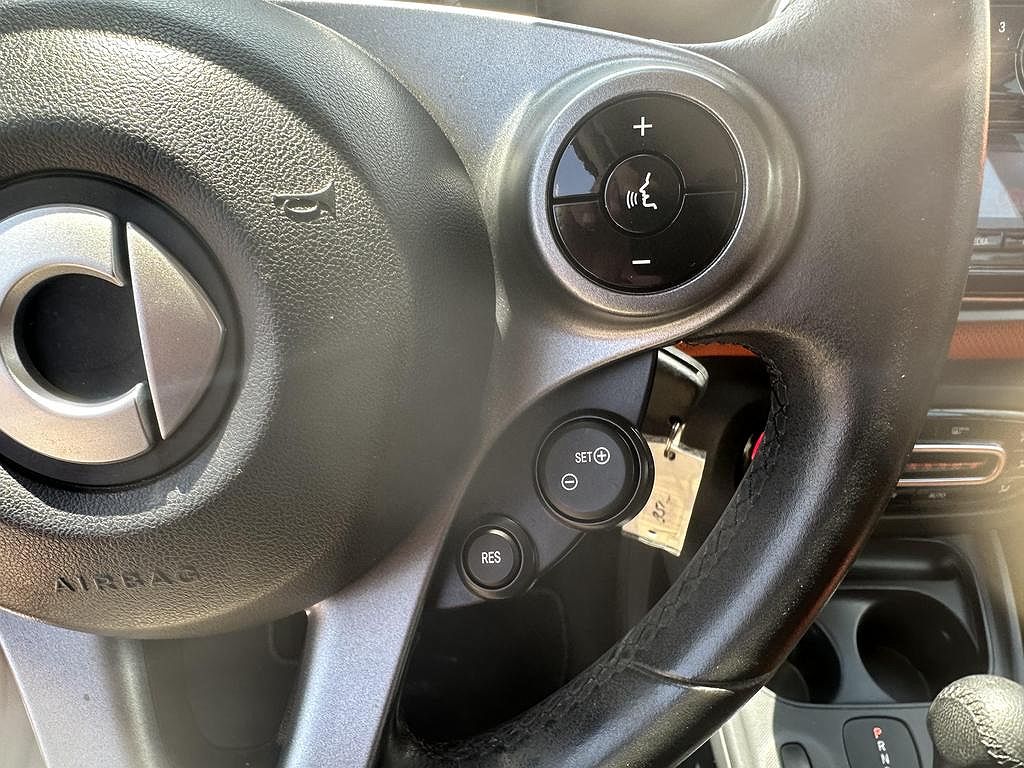 2016 Smart Fortwo Passion image 22