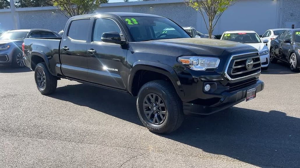 2023 Toyota Tacoma SR5 image 4