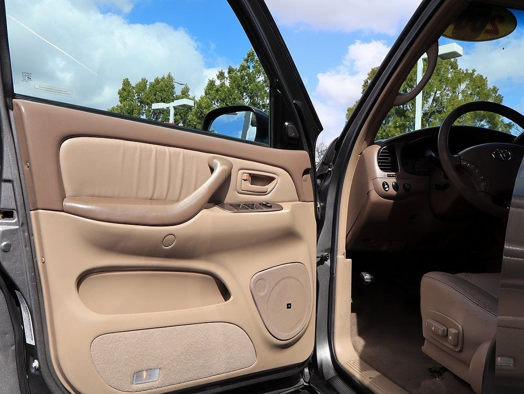2004 Toyota Sequoia Limited Edition image 8