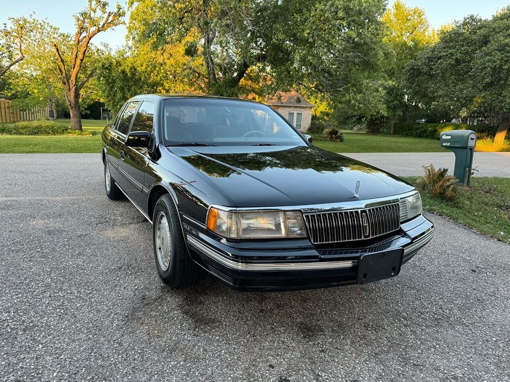 1992 Lincoln Continental Executive image 0