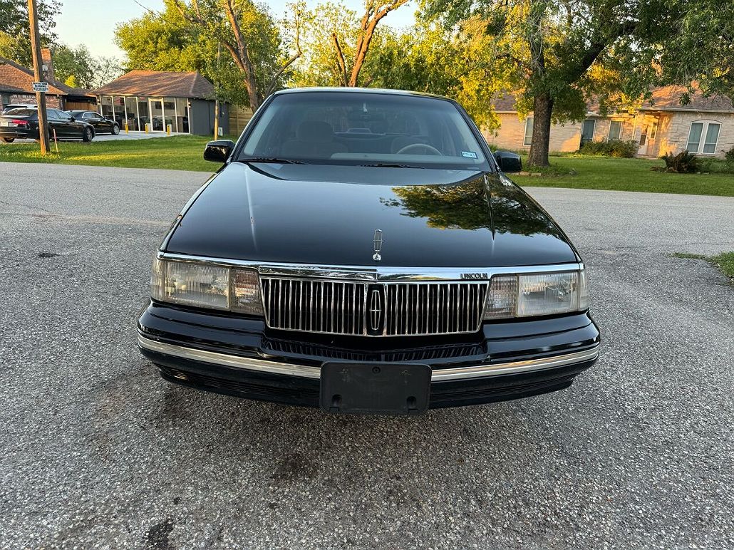 1992 Lincoln Continental Executive image 1