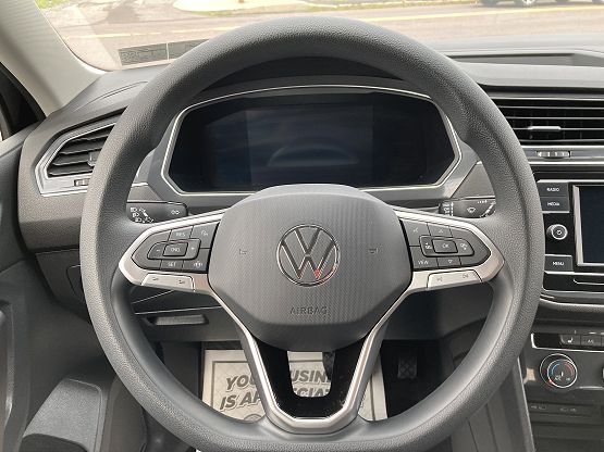 2022 Volkswagen Tiguan S photo 2
