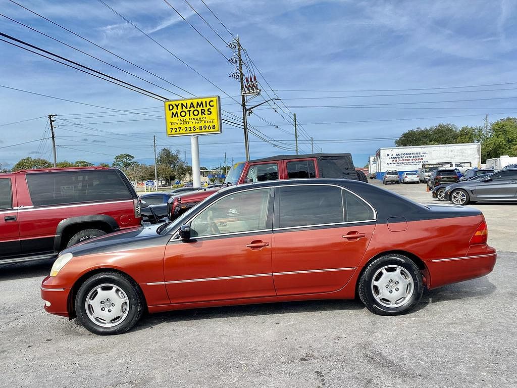 2002 Lexus LS 430 image 2