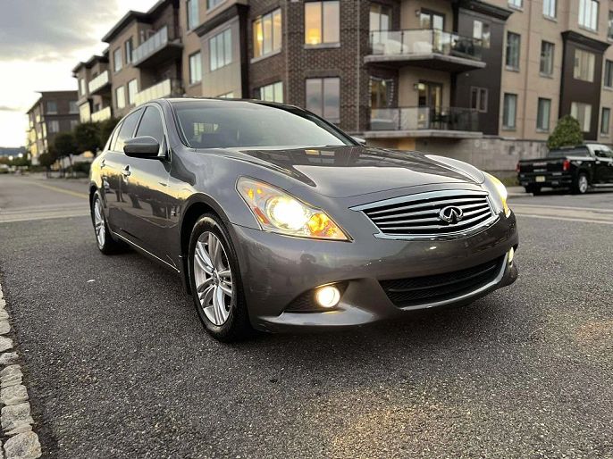 2015 Infiniti Q40