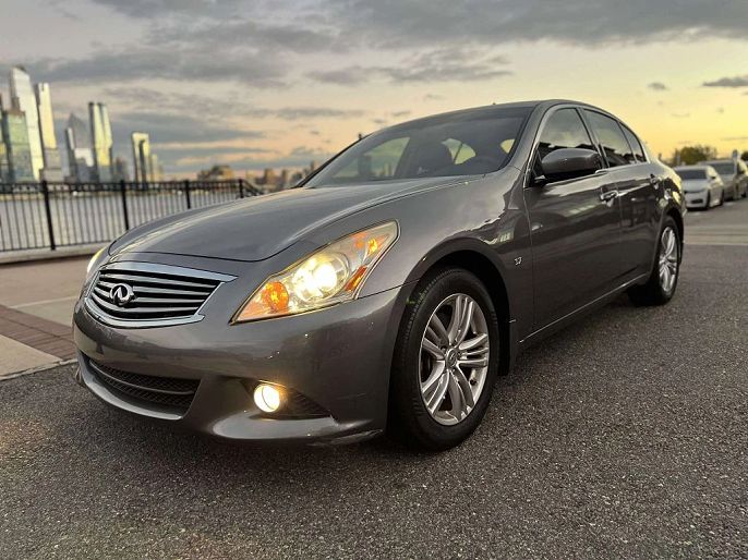 2015 Infiniti Q40