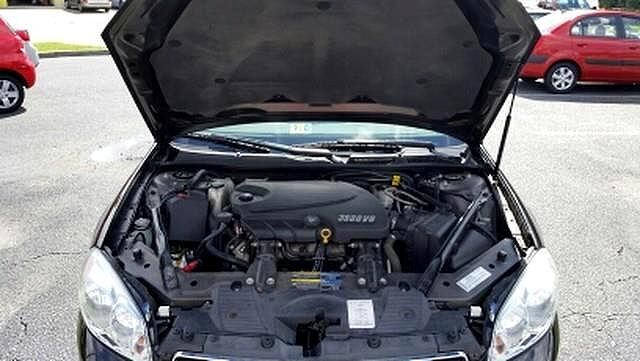 2008 Chevrolet Impala LT image 19