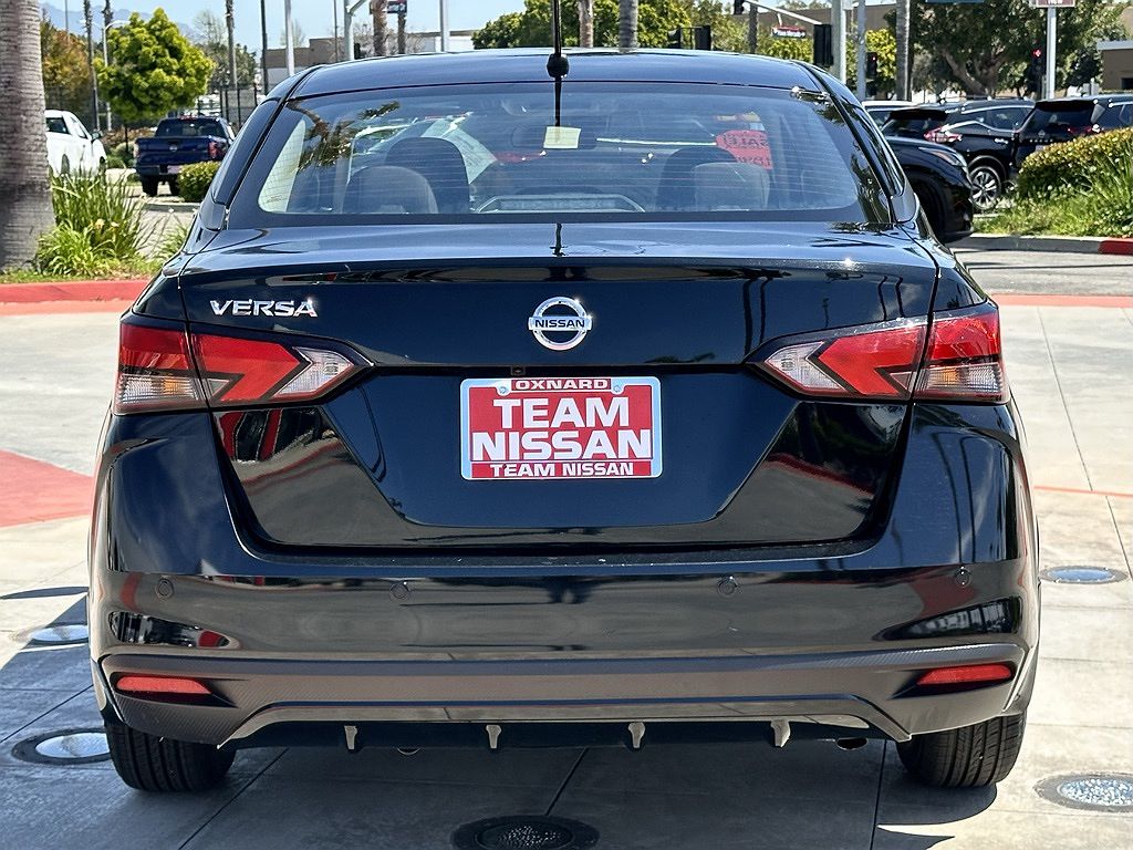 2021 Nissan Versa S image 4