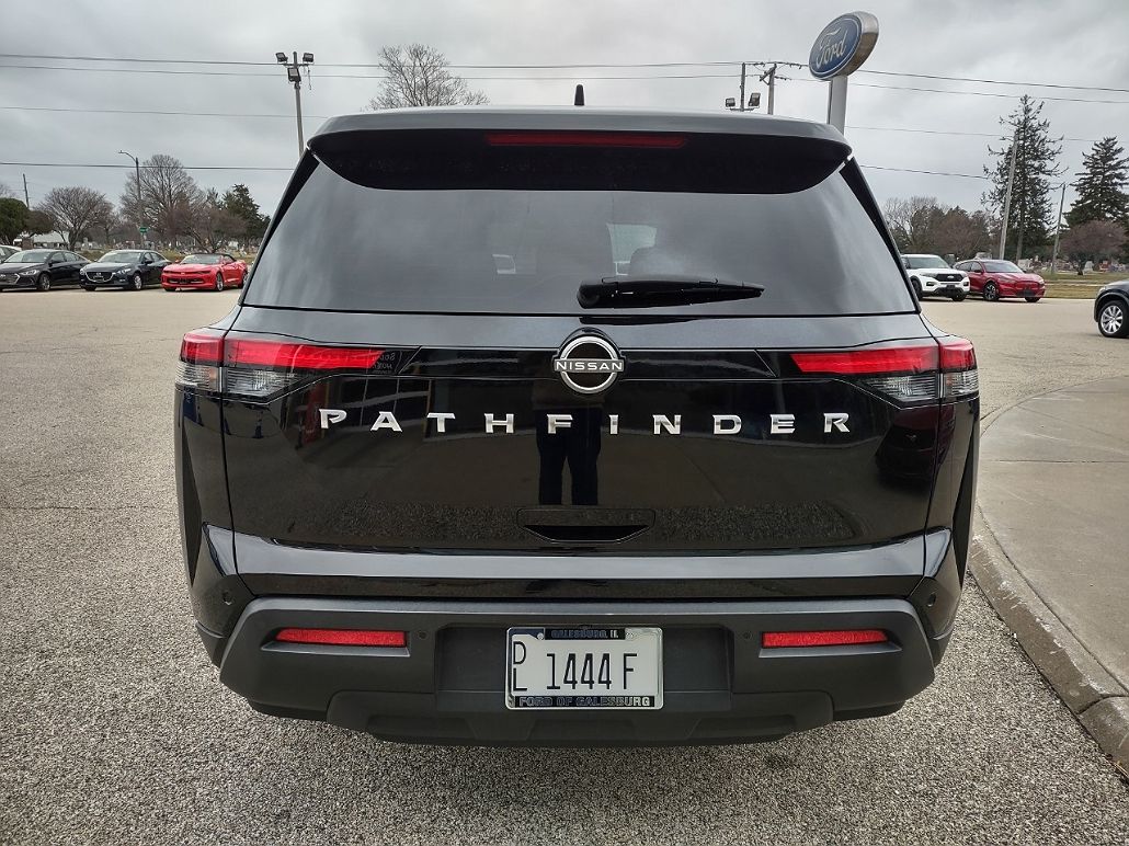 2022 Nissan Pathfinder S image 2