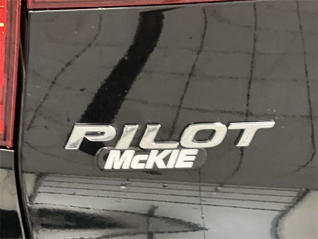 2018 Honda Pilot Elite image 17