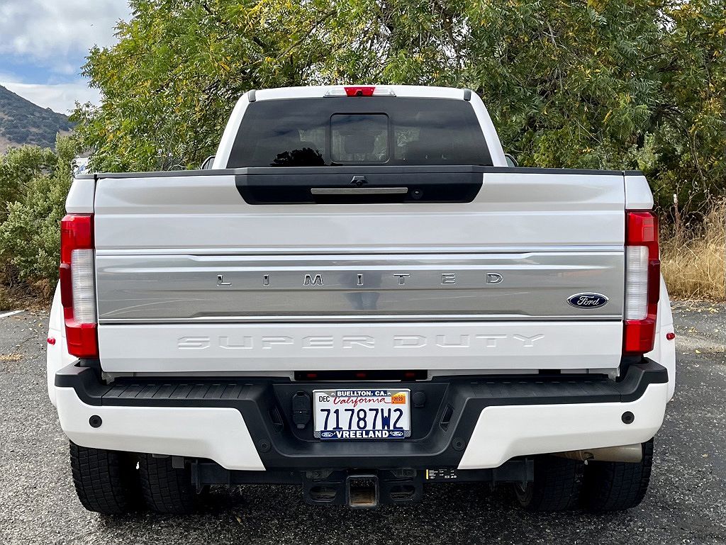 2019 Ford F-450 Limited image 3