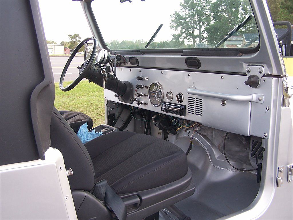 1984 Jeep Scrambler null image 6