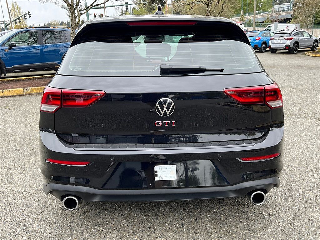 2022 Volkswagen Golf SE image 5