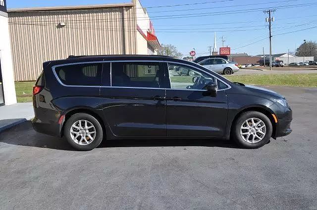 2021 Chrysler Voyager