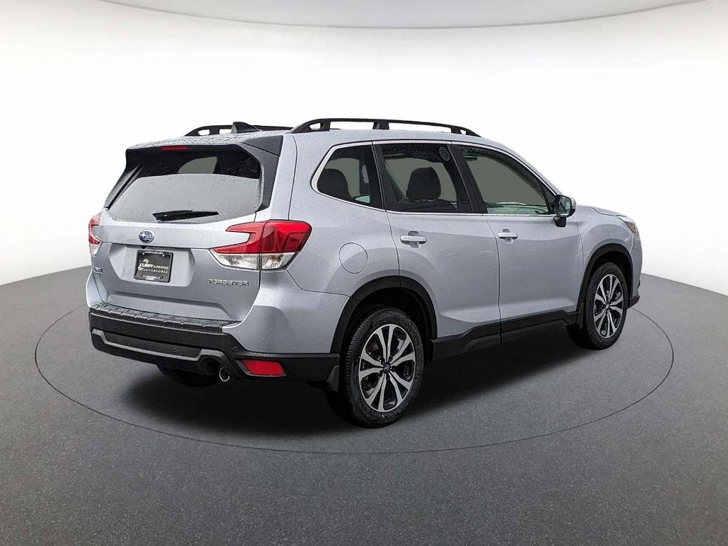 2024 Subaru Forester Limited image 2